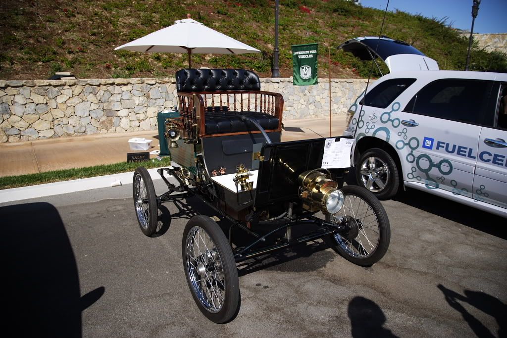 IMAGE: http://i272.photobucket.com/albums/jj173/PM720/16th%20Annual%20Palos%20Verdes%20Concours/1899Locomobile.jpg
