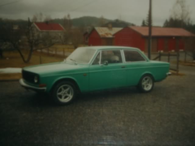 Volvo142725.jpg