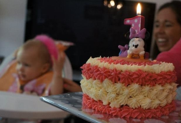 http://i272.photobucket.com/albums/jj178/creajuffie/Sweet%20Cupcakes/774c8b11-8896-4235-b698-9d82ba737574.jpg