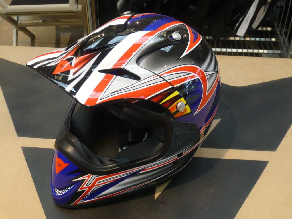 helmet006.jpg