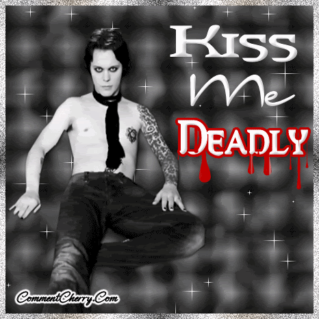 Kisses Graphics @ twitkut.com