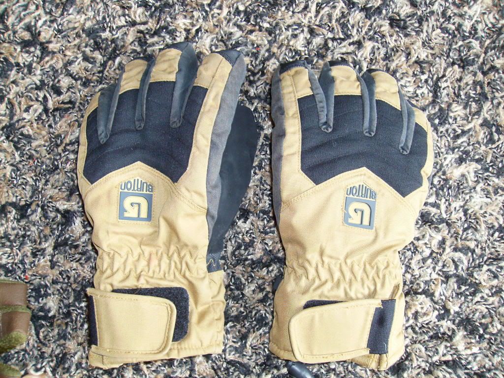 burtongloves.jpg